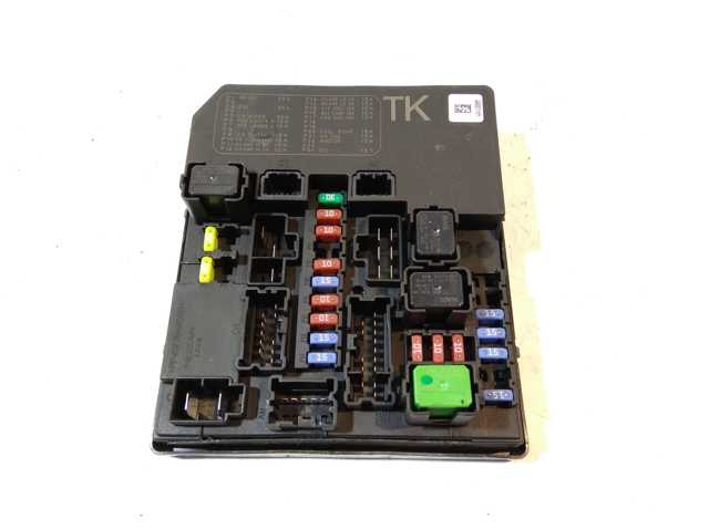 Панель предохранителей 284B71TX2B NISSAN