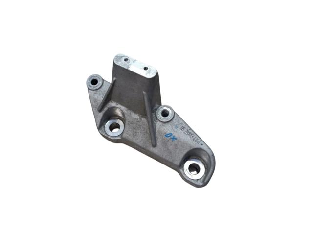 Кронштейн подушки (опоры) двигателя, правой 31686306 VOLVO