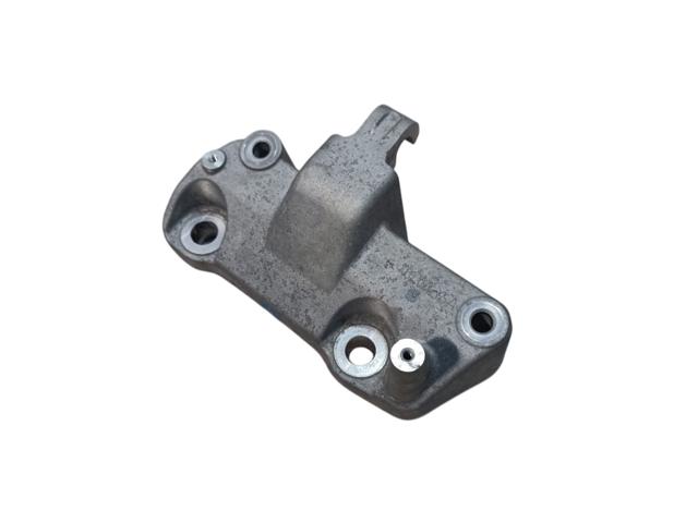 Кронштейн подушки (опоры) двигателя, левой 31686307 VOLVO