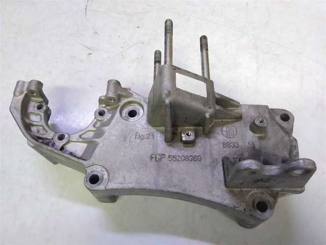 Кронштейн подушки (опоры) двигателя, правой 55208369 FIAT