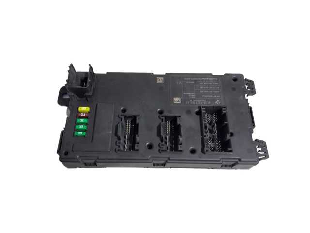 Монжатный блок реле 61359329700 BMW