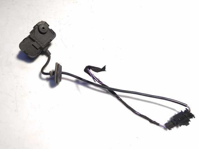 Замок открывания лючка бензобака 6R0810773F VAG