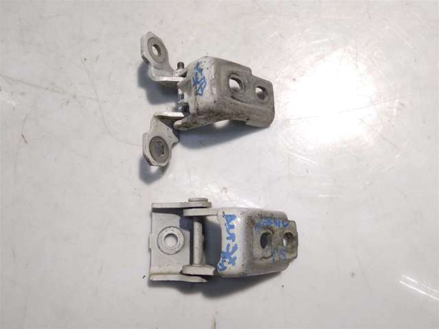 Петля передней двери правая 804010018R RENAULT