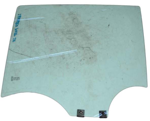 Стекло заднее левое 823015497R RENAULT