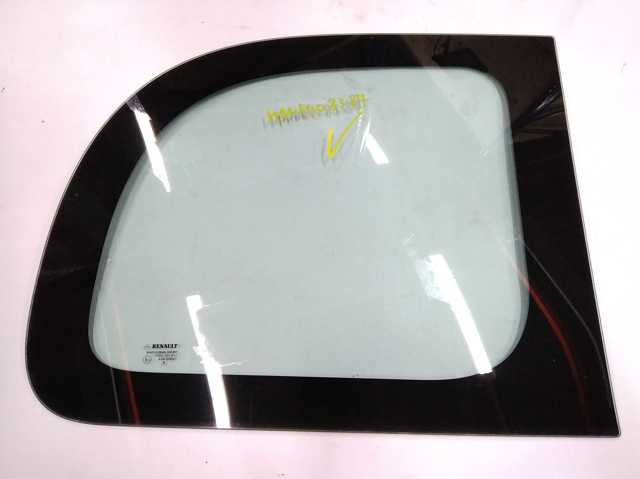 Стукло багажника, правое 833063867R RENAULT