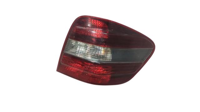Правый стоп-сигнал A1648202264 MERCEDES
