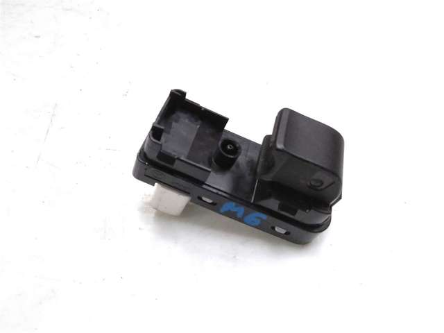 Кнопки переднего правого стекло подъемника KD3566370 MAZDA