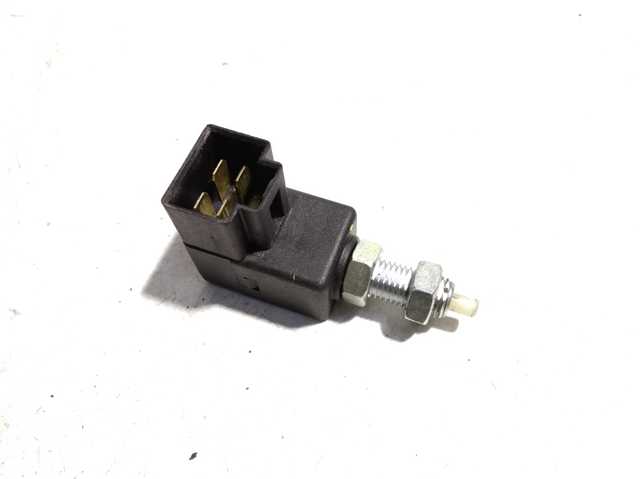 Выключатель датчик стопсигнала MB596608 MITSUBISHI