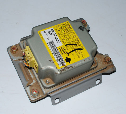 Модуль-процессор управления подушкой безопасности (ЭБУ AIRBAG) MR530002 MITSUBISHI
