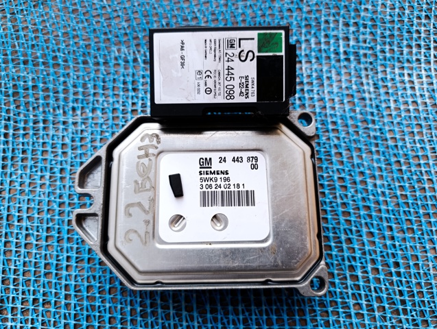 Компьютер двигателя 24443879 GM