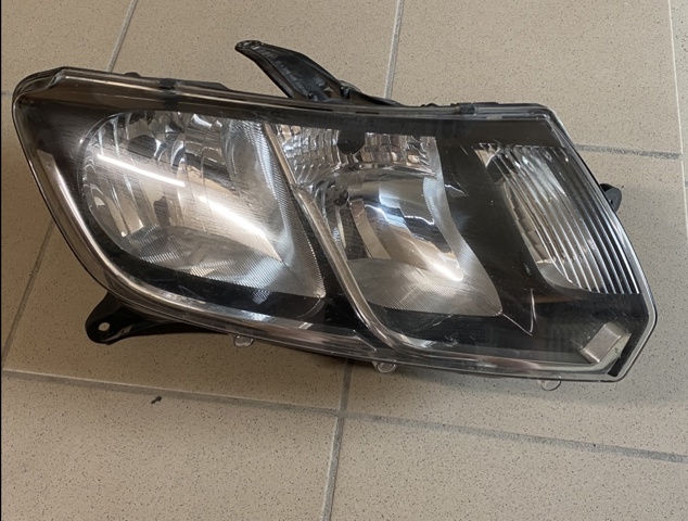 Вставка фары правой 260105559R RENAULT