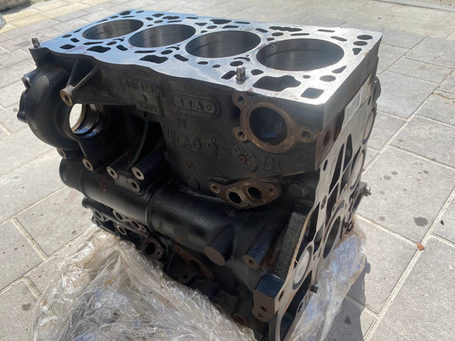 VAG 03N103011A Блок цилиндров двигателя в наличии Полтава