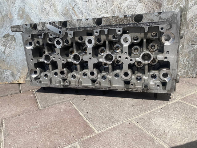 04L103064E Головка блока цилиндров (ГБЦ) купить Ирпень