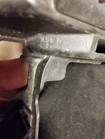 VAG 510807723D Кронштейн бампера переднего левый в наличии Киев
