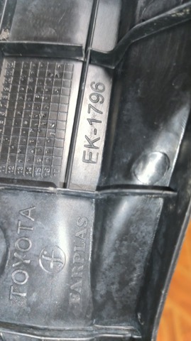 TOYOTA 5382702170 Уплотнитель крыла в наличии Киев