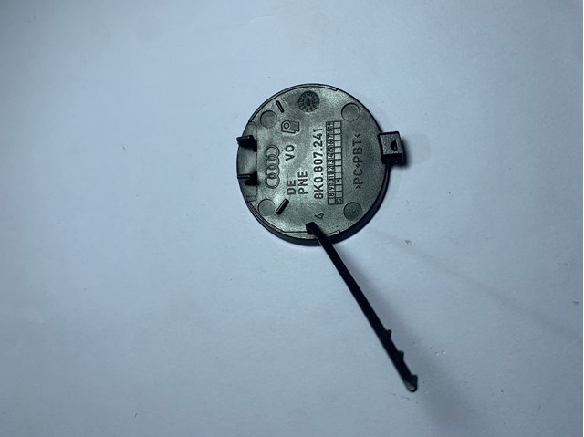 Заглушка бампера буксирувального гака, передня оригинал audi a4 b8 8K0807241