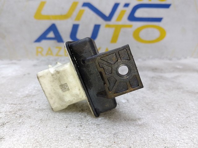 RENAULT 110679886R Реле свечей накала в наличии Житомир