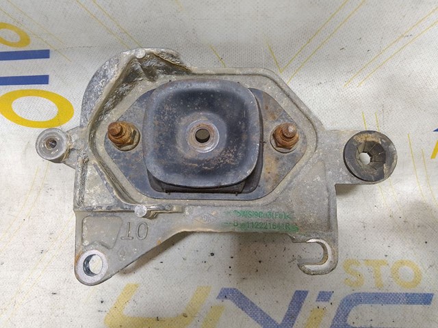 Кронштейн подушки (опоры) двигателя, левой 112221641R RENAULT