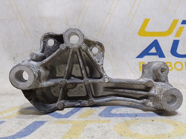 Подушка (опора) двигателя, левая нижняя 112533688R RENAULT