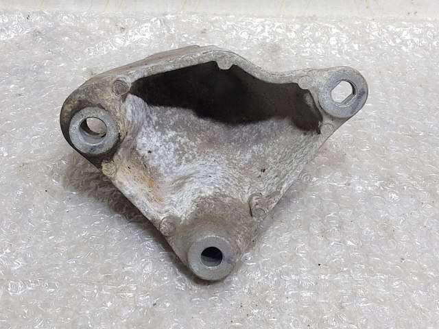 Кронштейн опоры двигателя 113320021R RENAULT