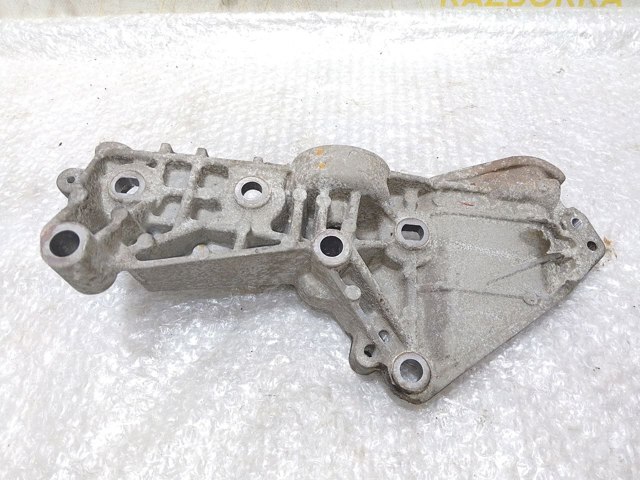 117102264R RENAULT Кронштейн генератора купить в Харьков
