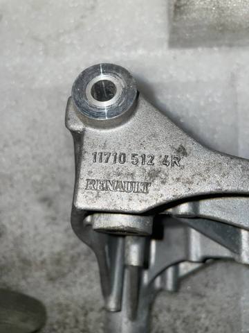 117105124R RENAULT Кронштейн генератора купить в Павлоград