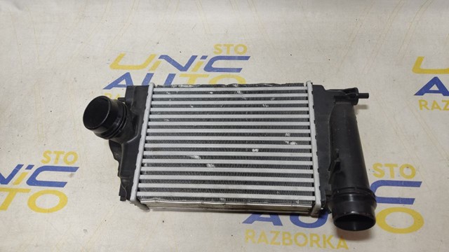 Охладитель наддувочного воздуха 14461BD71B RENAULT