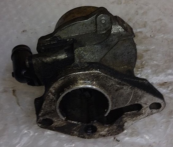 Вакуумный насос 146502327R RENAULT