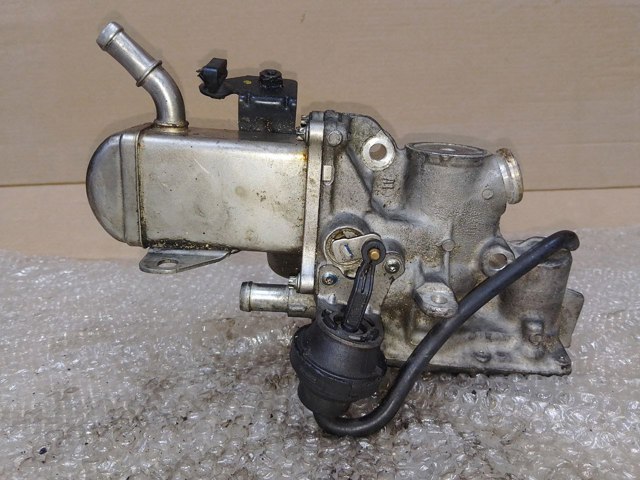 147106293R RENAULT Клапан ЕГР купить в Ирпень