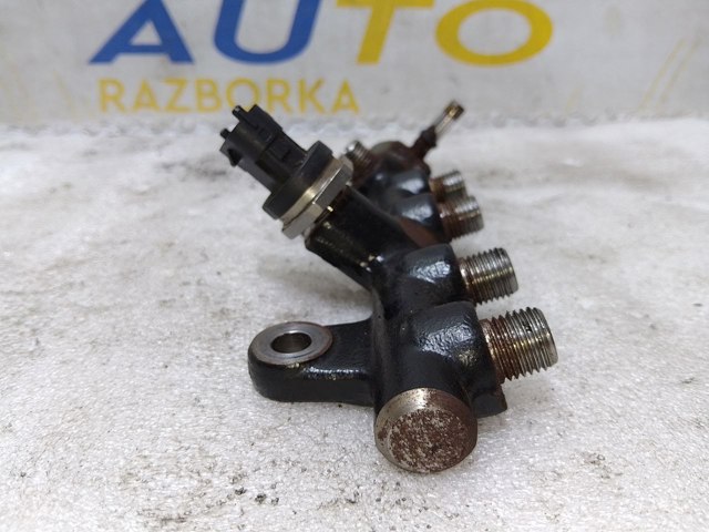 175210651R RENAULT Распределитель топлива (рампа) купить в Николаев