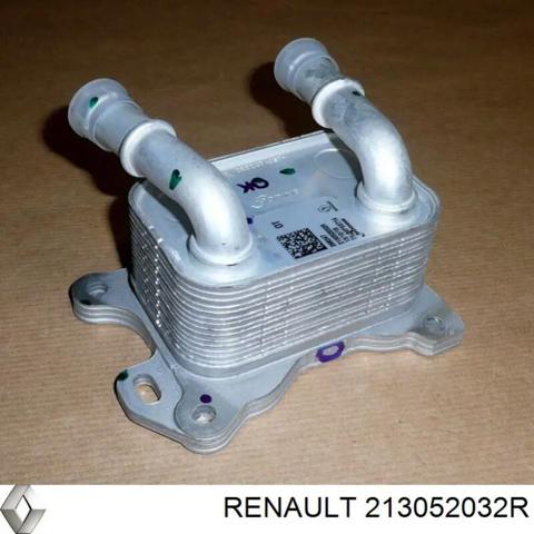 Радиатор масляный 213052032R RENAULT
