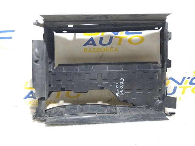 Воздуховод/дефлектор радиатора, левый 215592894R RENAULT