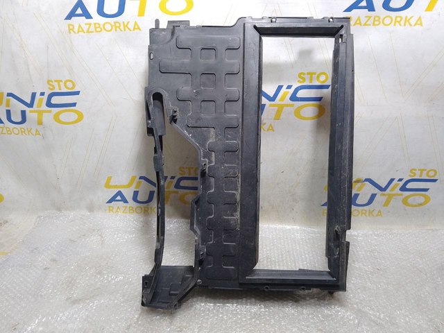 215592894R RENAULT Левый дефлектор радиатора купить в Тернополь