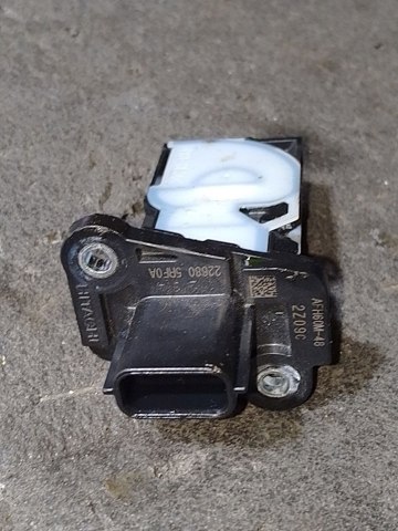 Датчик массового расхода воздуха 22680BV80B RENAULT