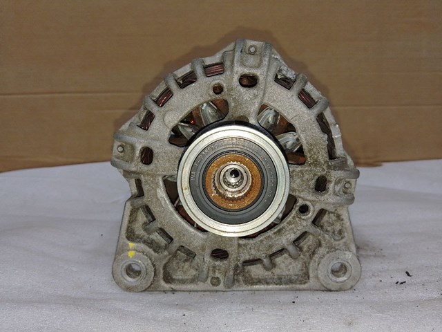 Генератор автомобильный 231001568R RENAULT