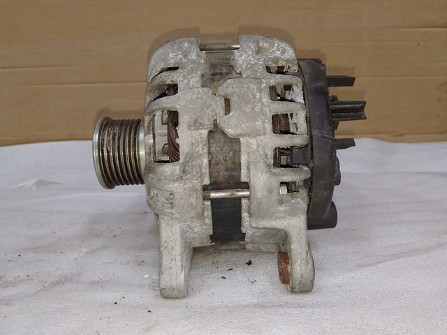 RENAULT 231001568R Генератор в наличии Украина