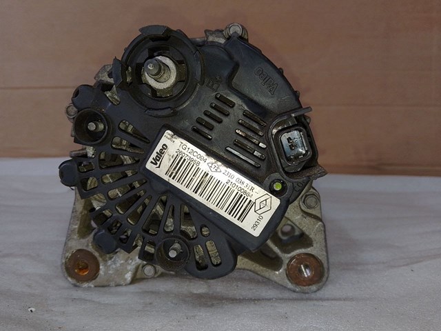 Генератор автомобиля 231003831R RENAULT