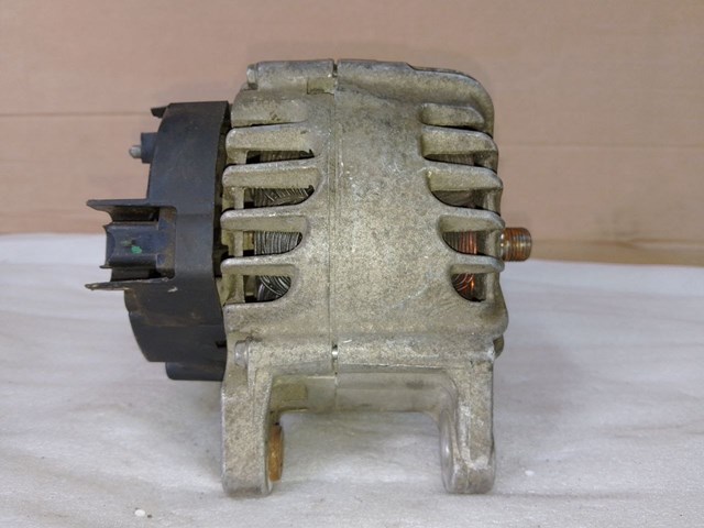 Генератор автомобильный Рено Дастер I