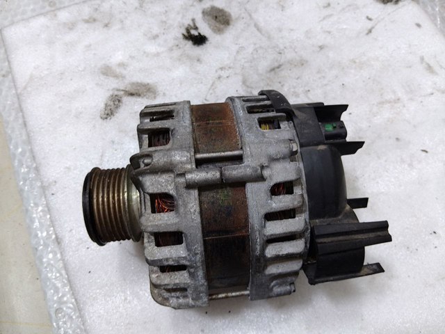 231004719R RENAULT Генератор купить в Киев