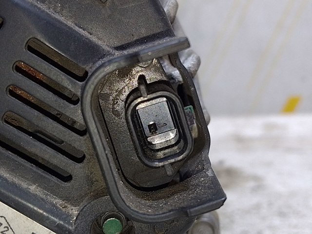 RENAULT 231007033R Генератор в наличии Павлоград