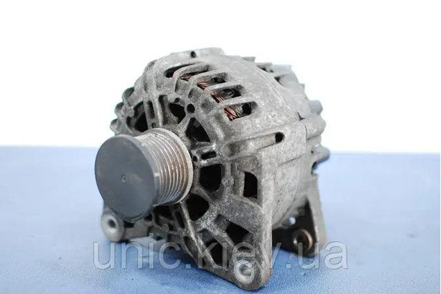 RENAULT 231007033R Генератор в наличии Днепр