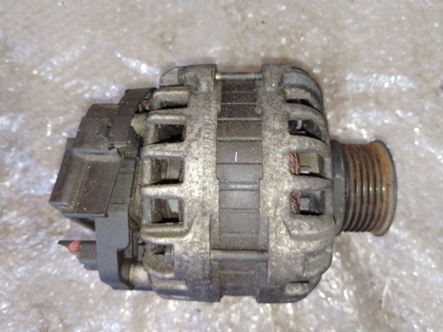 RENAULT 231007633R Генератор в наличии Ужгород
