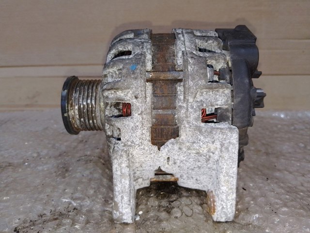 Генератор автомобиля 231008593R RENAULT