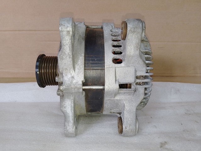 RENAULT 231009096R Генератор в наличии Ужгород