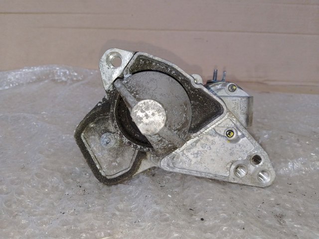 233001071R RENAULT Стартер купить в Чернигов