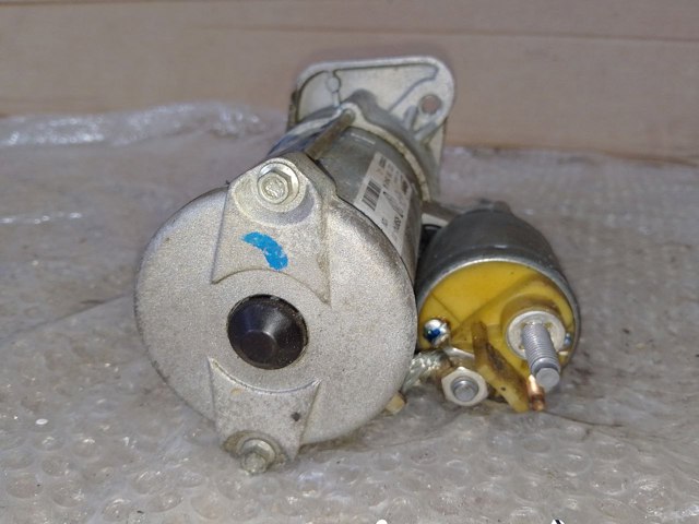 233008223R RENAULT Стартер купить в Днепр