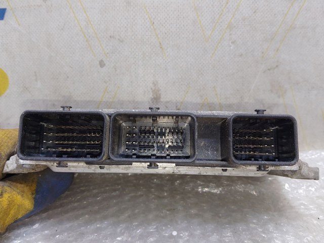 RENAULT 237102479R Блок управления двигателем в наличии Тернополь