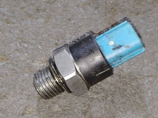 252402757R RENAULT Датчик давления масла купить в Хмельницкий