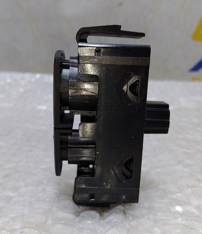 252905668R RENAULT Кнопка включения аварийного сигнала купить в Запорожье