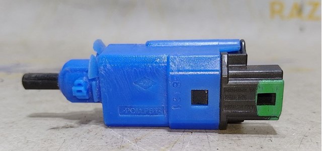 RENAULT 253251679R Датчик включения сцепления  в наличии Украина
